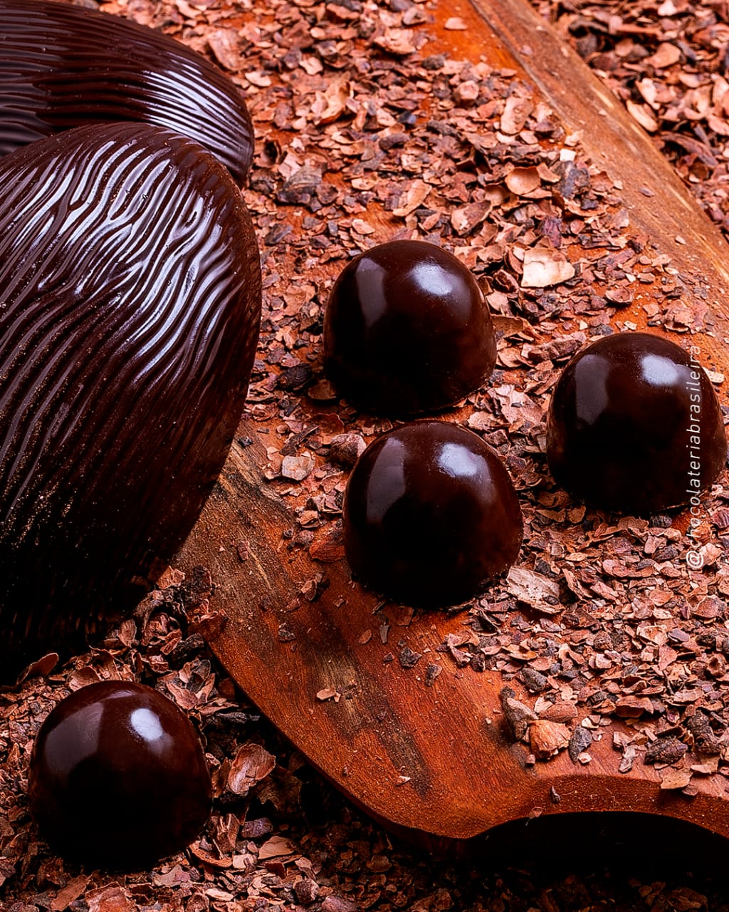Chocolateria brasileira Ovo pérola negra 80%