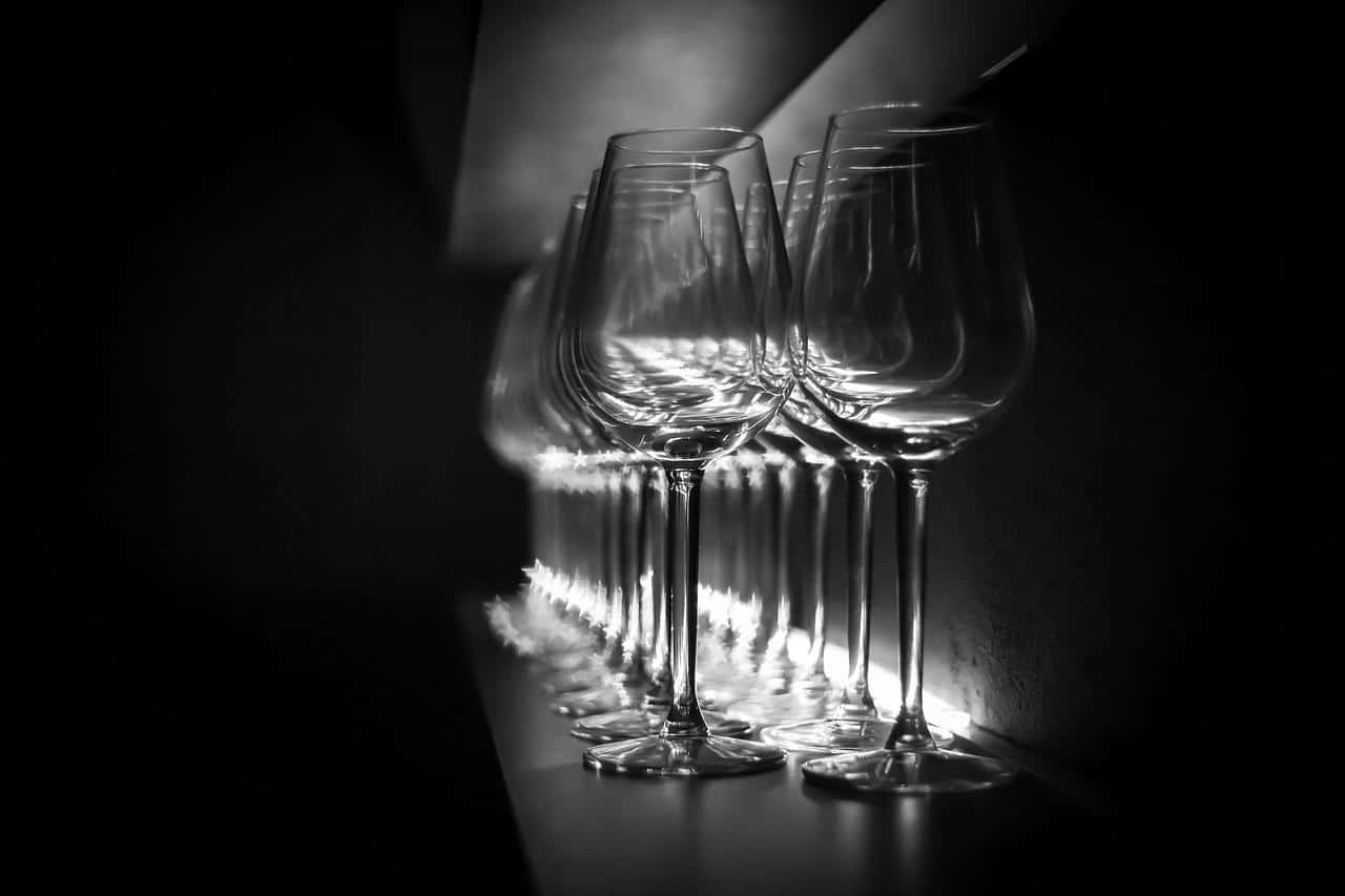 wine-glasses-gf5e2ca93b_1280