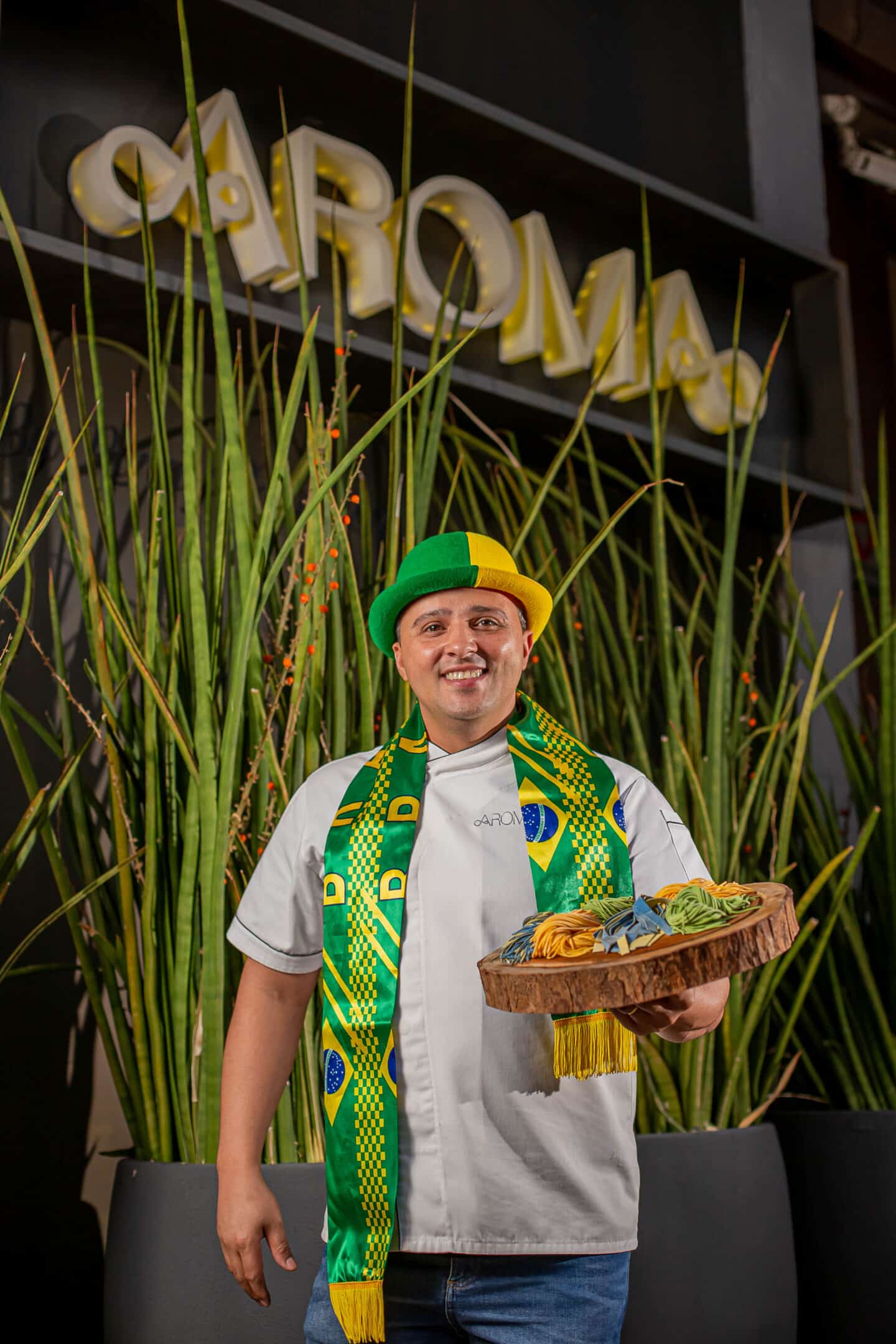 Chef Ronny Peterson em clima de Copa do Mundo_Aroma Divulgação